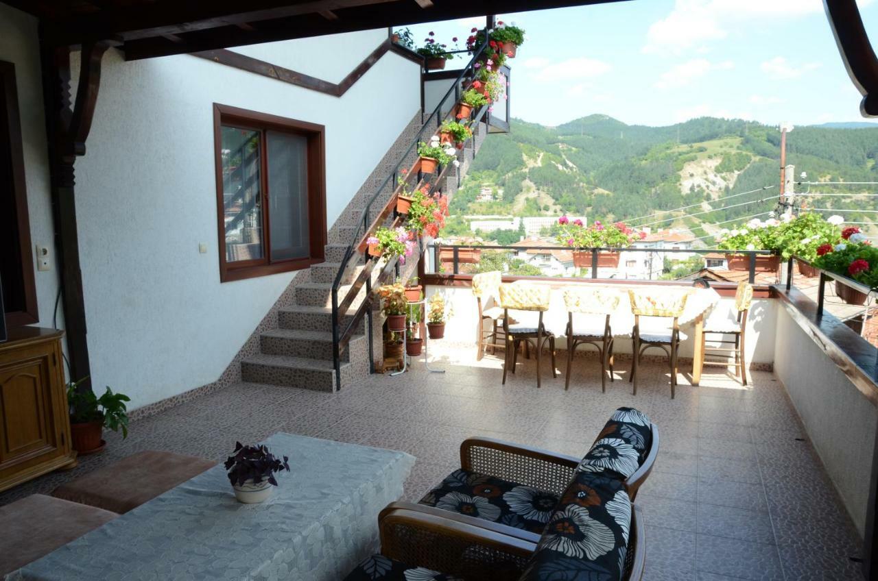 Къща За Гости Солакови ** Devin Exterior photo